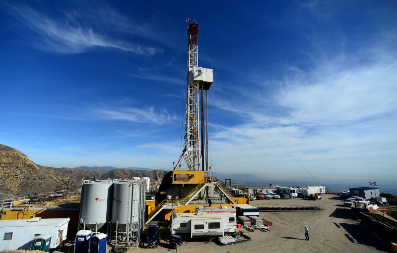 Illustration for article titled Residents Are Still Getting Sick Weeks After LA Gas Leak Was Sealed